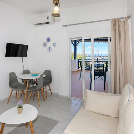 Nikiti Seafront Blue Apartment Ngoại thất bức ảnh