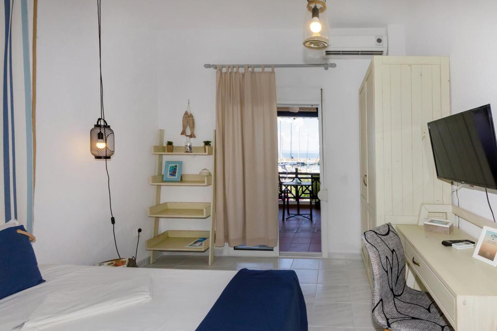 Nikiti Seafront Blue Apartment Ngoại thất bức ảnh