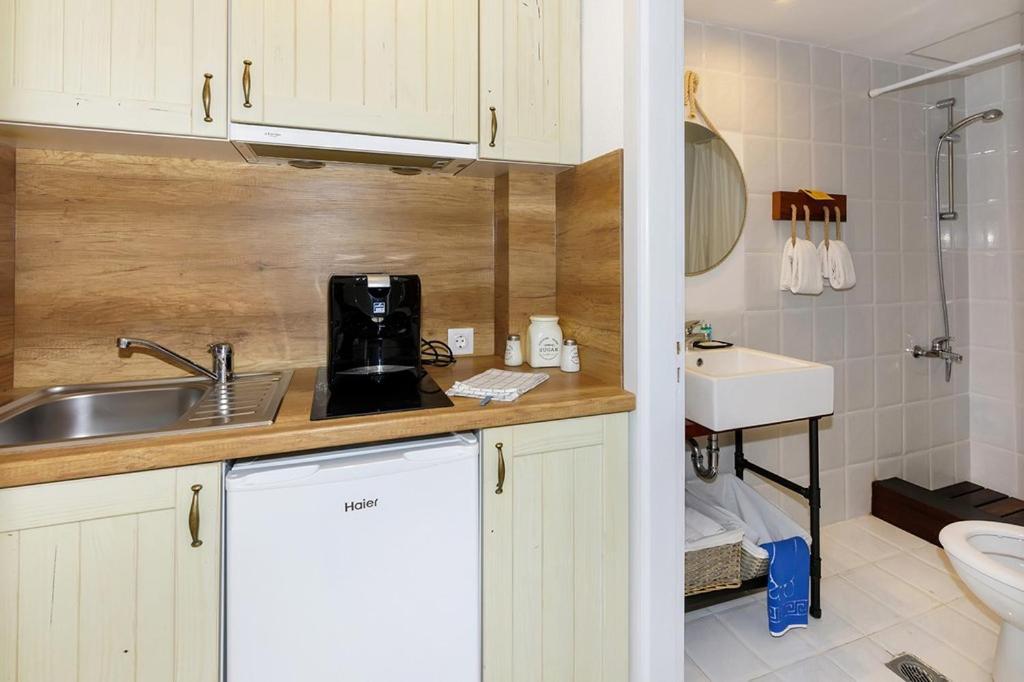 Nikiti Seafront Blue Apartment Ngoại thất bức ảnh