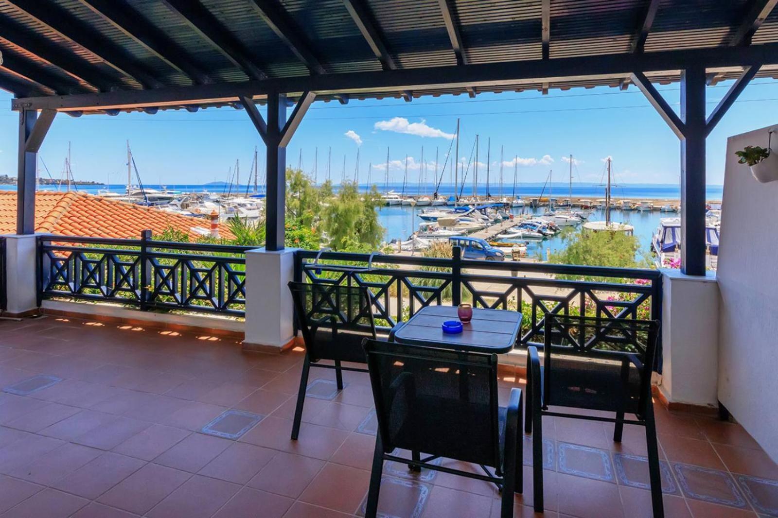 Nikiti Seafront Blue Apartment Ngoại thất bức ảnh